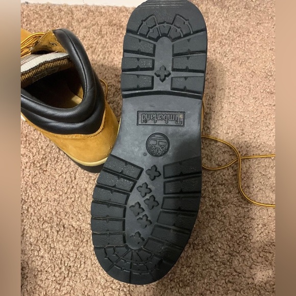 ⭐️HOST PICK⭐️ Timberland Boy’s Field Boots size 6 - Picture 8 of 8